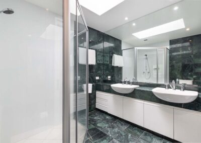 Sheraton-port-douglas-Villa-147-bathroom