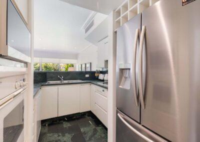 Sheraton-port-douglas-Villa-147-kitchen